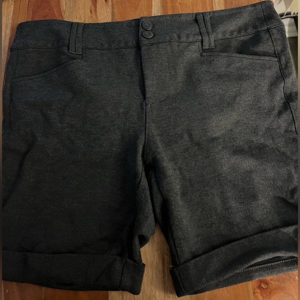 Torrid gray stretch women shorts size 14